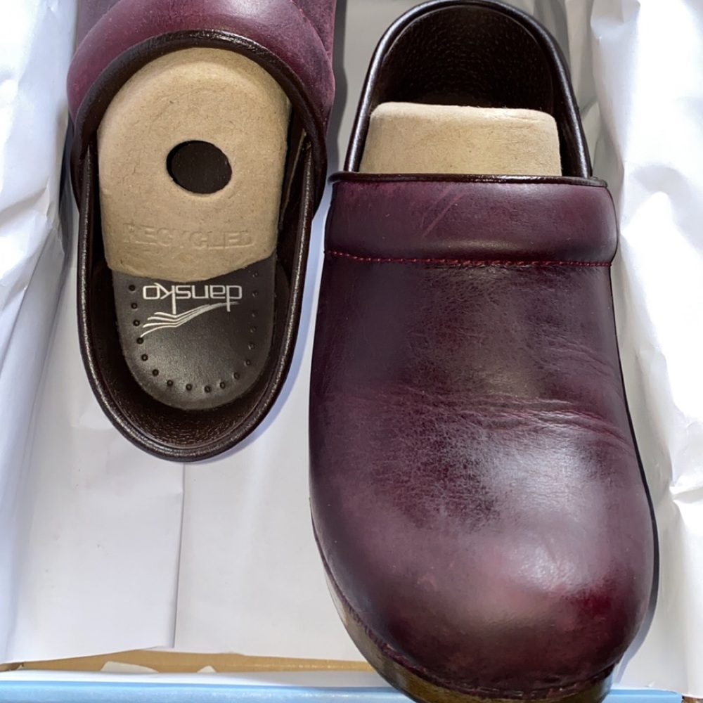 Women’s dansko clogs